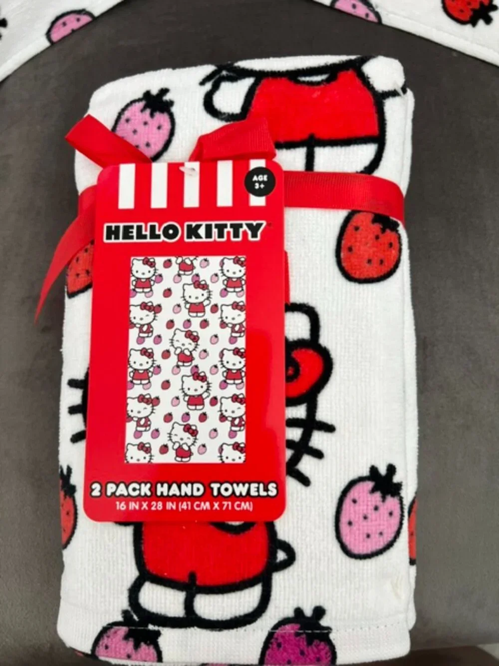 HELLO KITTY STRAWBERRY BATH TOWEL & HAND TOWEL SET